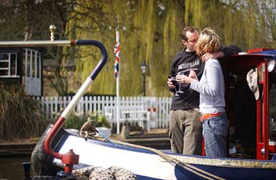 Valentine's Afloat 2 photo Credit Canal & River Trust